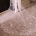 Load image into Gallery viewer, woman wearing hayze bridal Jasmine veil