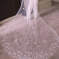 Load image into Gallery viewer, woman wearing hayze bridal jasmine veil