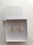 Load image into Gallery viewer, amarnam Indara Pearl bow Earrings