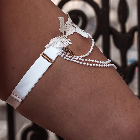 woman wearing hayze bridal garter