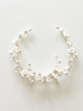 Load image into Gallery viewer, Aiyanna Bridal Hair Vine
