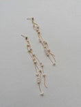 Load image into Gallery viewer, Amarnam pearl bridal earrings
