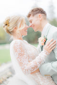 Load image into Gallery viewer, bride wearing Amarnam bridal hair comb

