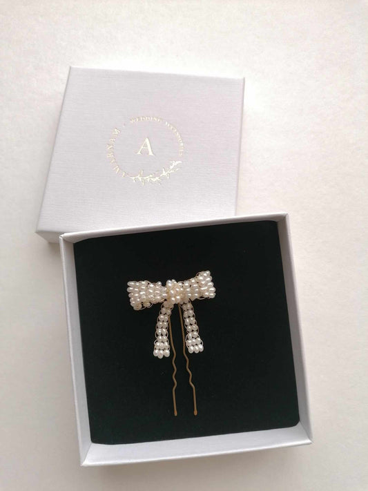 Amarnam pearl bridal hair pin