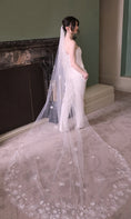 Load image into Gallery viewer, woman wearing hayze bridal veil
