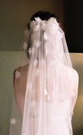 Load image into Gallery viewer, woman wearing hayze bridal veil
