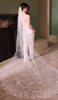 Load image into Gallery viewer, woman wearing hayze bridal jasmine veil
