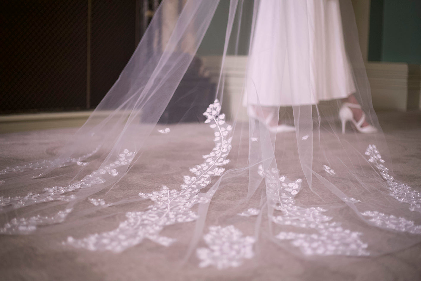 woman wearing hayze bridal leaf veil