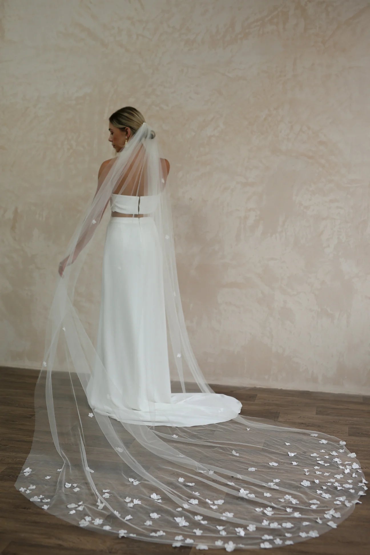 woman wearing hayze bridal petal veil