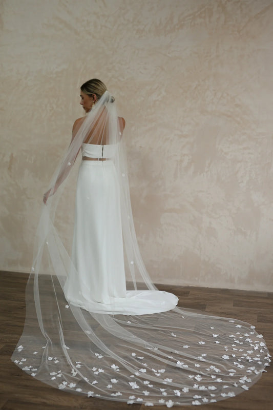 woman wearing hayze bridal petal veil