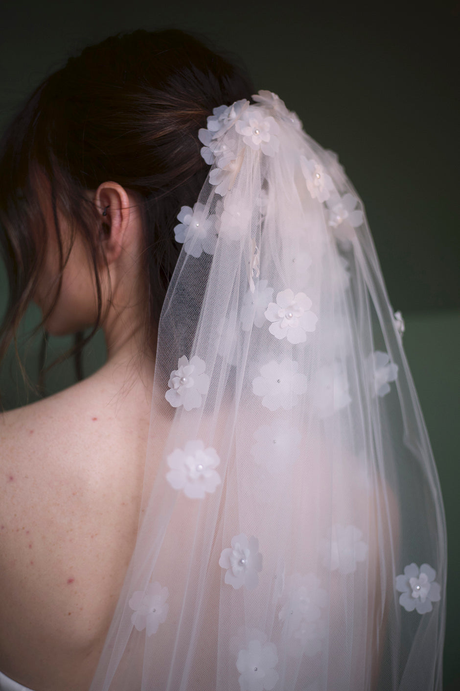 woman wearing hayze bridal primrose veil