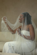 Load image into Gallery viewer, woman wearing hayze bridal ruffle veil

