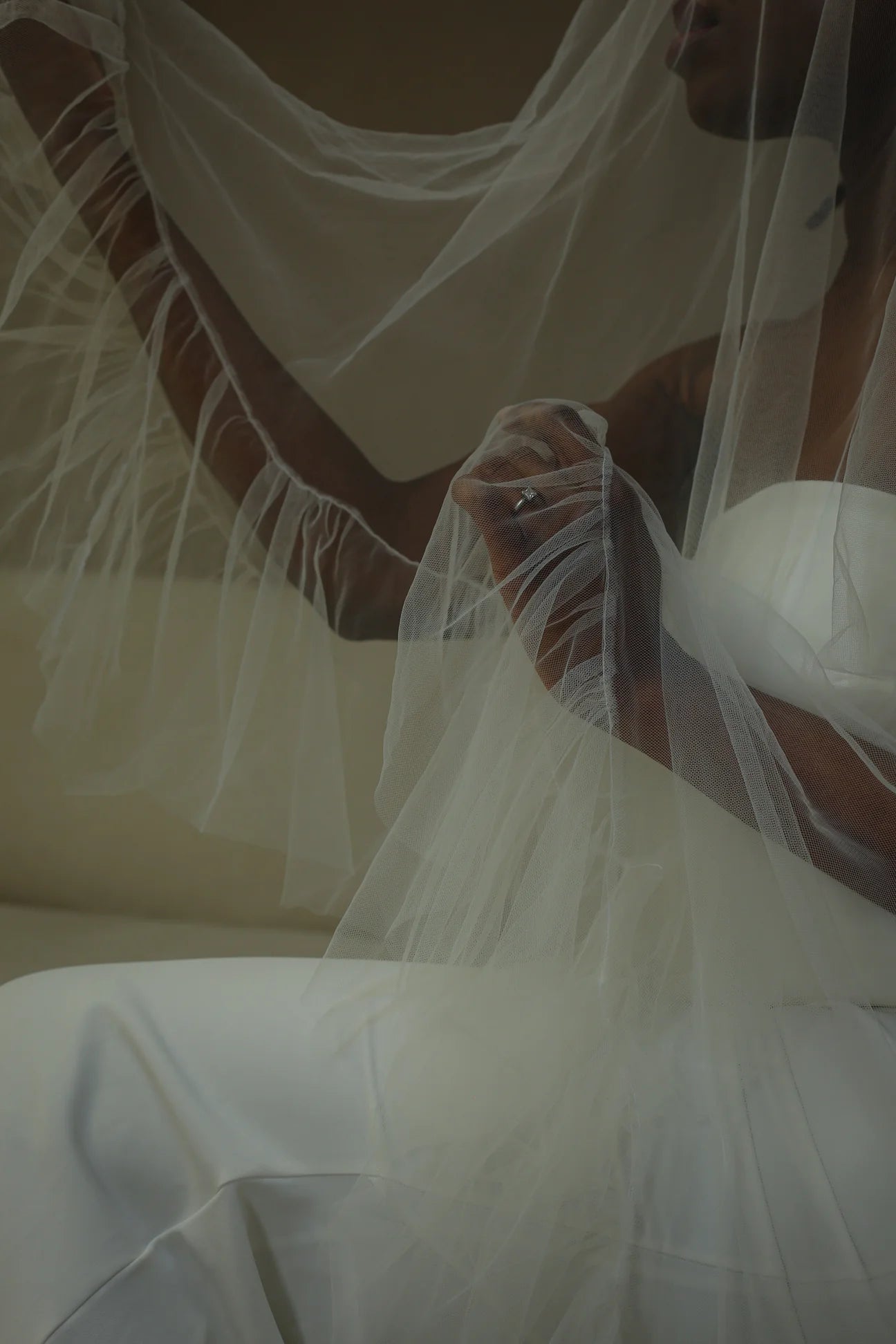 woman wearing hayze bridal ruffle veil