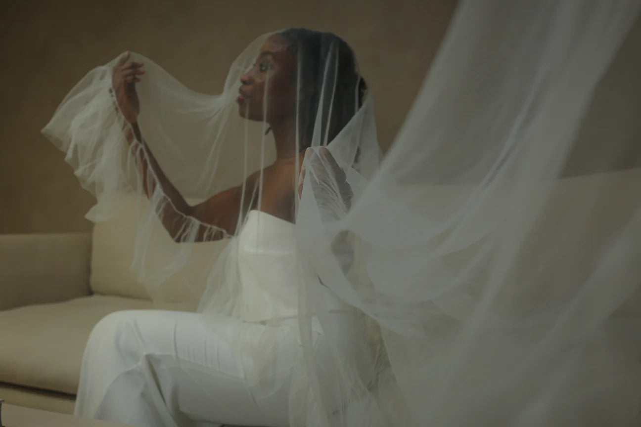 woman wearing hayze bridal ruffle veil