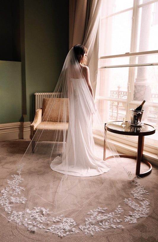 woman wearing hayze bridal willow veil