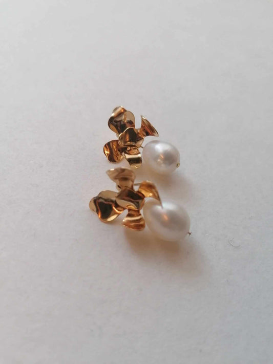 Amarnam pearl bridal earrings