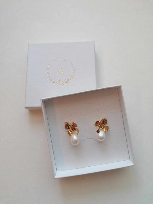 Amarnam pearl bridal earrings
