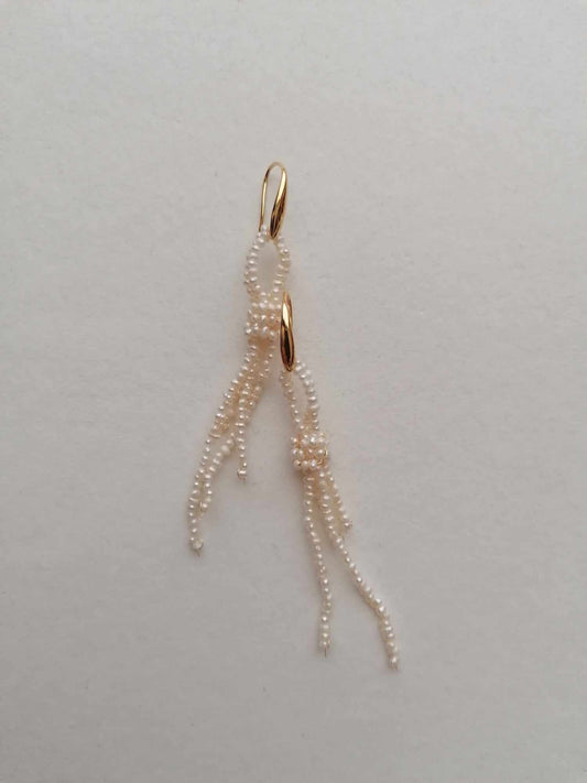 Saturia Pearl Earrings