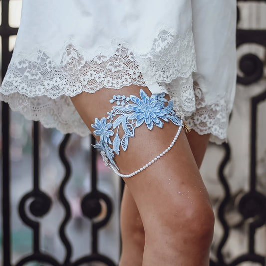 woman wearing hayze bridal blue senna garter