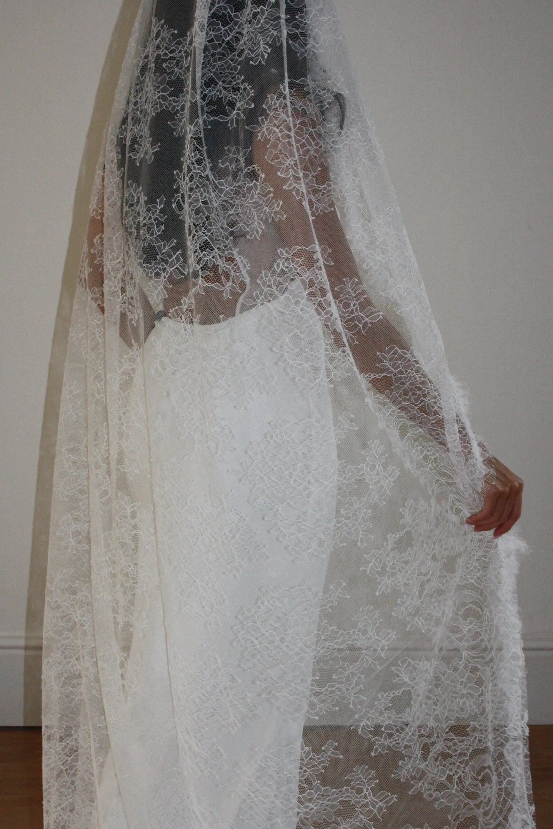 Chantilly Lace Veil