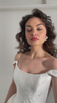 Load and play video in Gallery viewer, Oriana Pearl Drops Bridal Earrings
